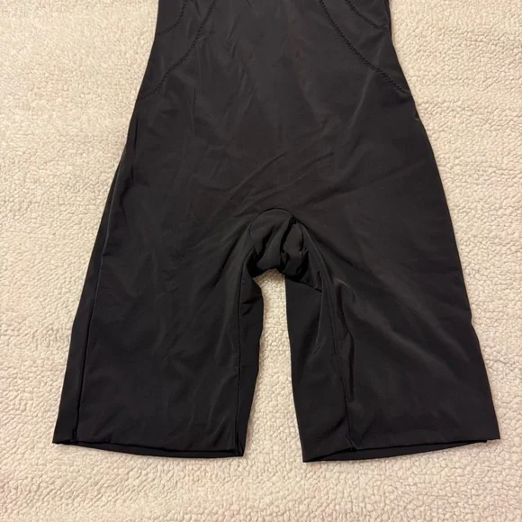 SPANX Shapewear Black High-Waisted Mid Thigh Firming Shorts - Picture 6 of 11